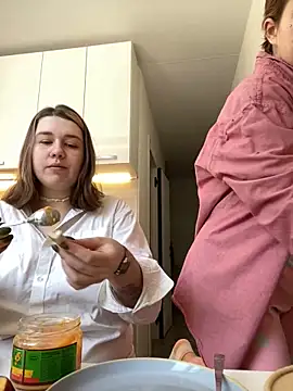 SuzieMurray online show from March 15, 7:20 am