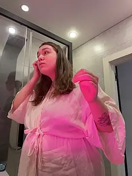 SuzieMurray online show from February 22, 8:17 am