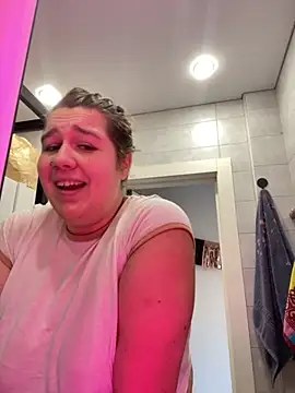 SuzieMurray online show from October 18, 10:39 am