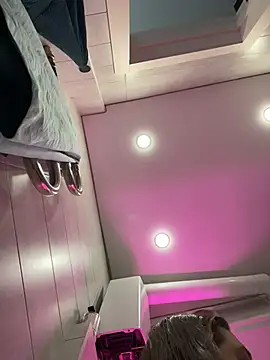 SuzieMurray online show from March 21, 8:41 am