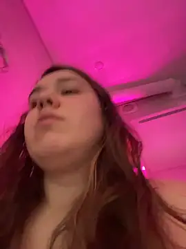 SuzieMurray online show from April 18, 8:16 am