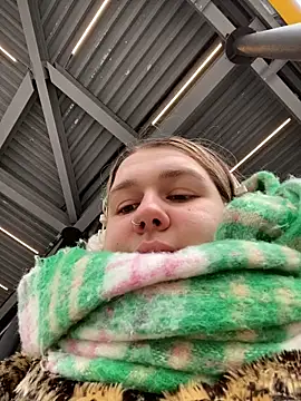 SuzieMurray online show from March 20, 11:27 am