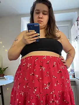 SuzieMurray online show from March 27, 8:26 am