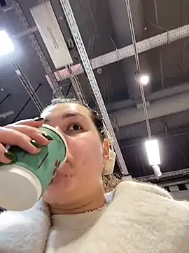 SuzieMurray online show from February 27, 8:24 am