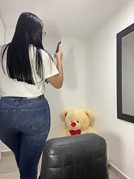 kimberlyhills1 online show from October 11, 5:19 am