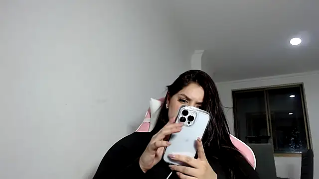 kimberlyhills1 online show from March 10, 11:06 pm