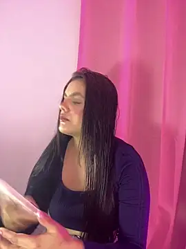 Snapshot of kimberlyhills1 chatting on December 18, 8:23 pm kimberlyhills1 online show from December 18, 8:23 pm