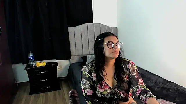 Snapshot of lorymoon chatting on January 11, 6:44 pm lorymoon online show from January 11, 6:44 pm