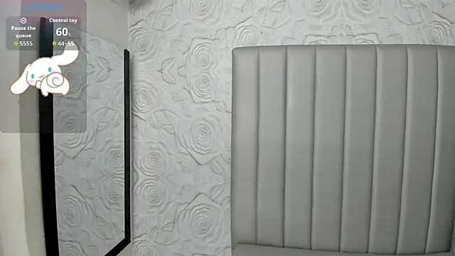 AlexaFoxy18 online show from May 9, 6:28 am