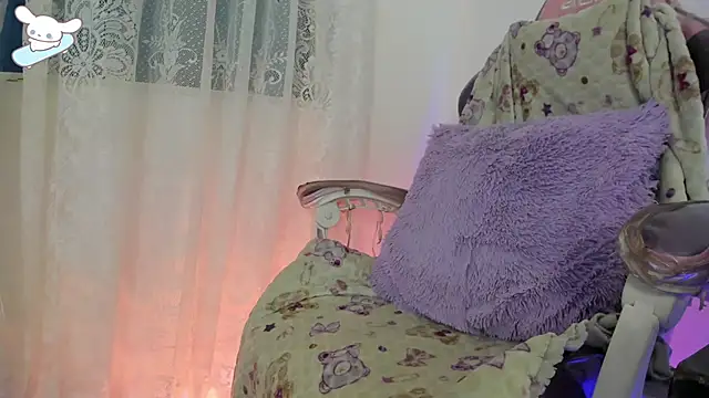 Snapshot of AlexaFoxy18 chatting on October 15, 6:11 am AlexaFoxy18 online show from October 15, 6:11 am