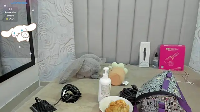 AlexaFoxy18 online show from July 1, 6:14 am