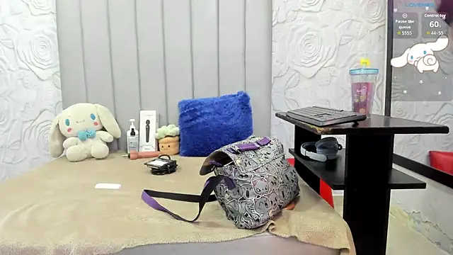AlexaFoxy18 online show from May 31, 7:03 am