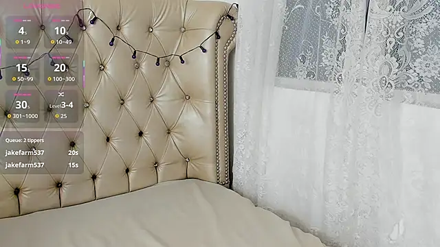 Snapshot of AlexaFoxy18 chatting on October 8, 6:04 am AlexaFoxy18 online show from October 8, 6:04 am