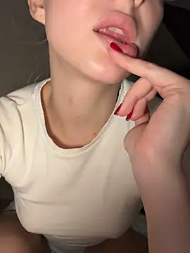 CaseyStar online show from November 4, 5:06 pm