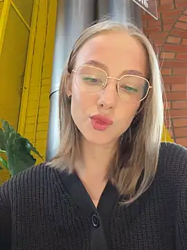 CaseyStar online show from January 18, 9:13 am