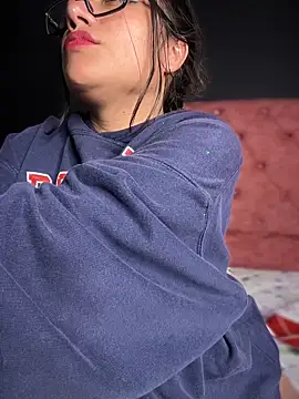 Im Little online show from February 22, 9:56 am
