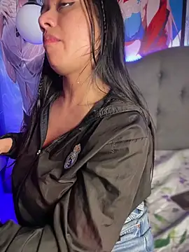 Im Little online show from October 6, 5:19 am