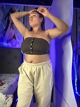 Im Little online show from January 31, 3:20 am