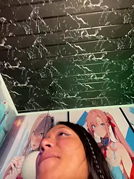 Snapshot of Im_Little chatting on December 5, 3:27 am Im Little online show from December 5, 3:27 am