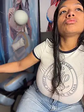 Im Little online show from May 26, 2:42 am