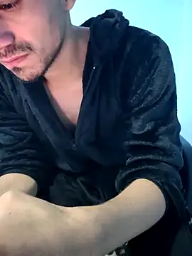 charlesss19 online show from December 1, 10:05 am