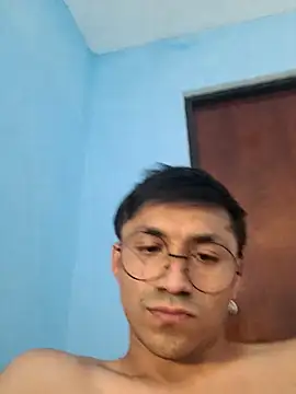 charlesss19 online show from November 4, 10:46 pm