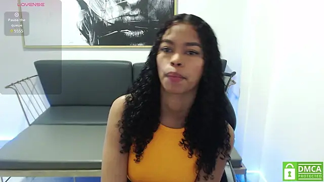 Snapshot of Shenna_brunette_ chatting on February 8, 1:11 pm Shenna brunette online show from February 8, 1:11 pm