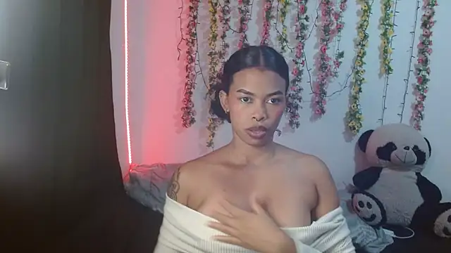 Snapshot of Shenna_brunette_ chatting on September 22, 3:12 am Shenna brunette online show from September 22, 3:12 am