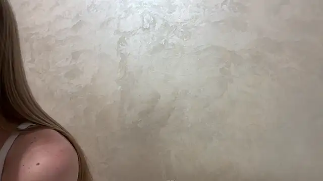 CaitlinaJayne23 online show from June 1, 6:18 pm