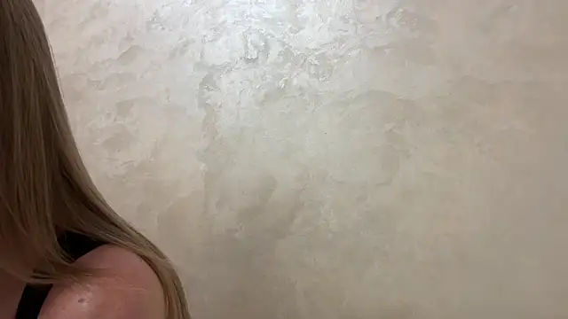 Snapshot of CaitlinaJayne23 chatting on November 21, 4:50 pm CaitlinaJayne23 online show from November 21, 4:50 pm