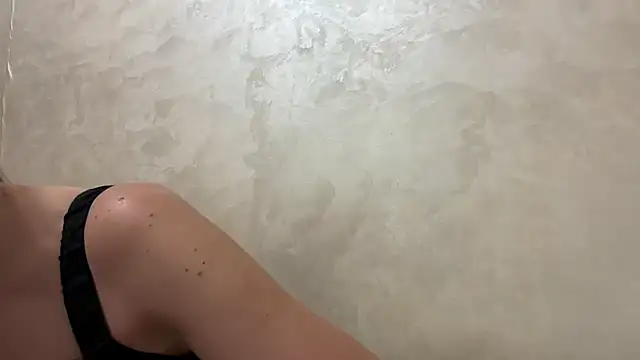 Snapshot of CaitlinaJayne23 chatting on November 3, 4:32 pm CaitlinaJayne23 online show from November 3, 4:32 pm