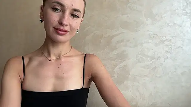 CaitlinaJayne23 online show from June 27, 4:40 am