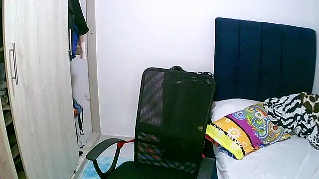 sexy diamante  online show from March 12, 5:06 pm