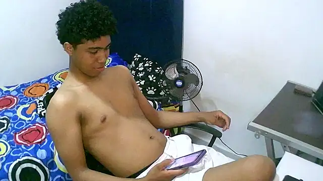 Snapshot of sexy_diamante_ chatting on September 21, 10:15 pm sexy diamante online show from September 21, 10:15 pm