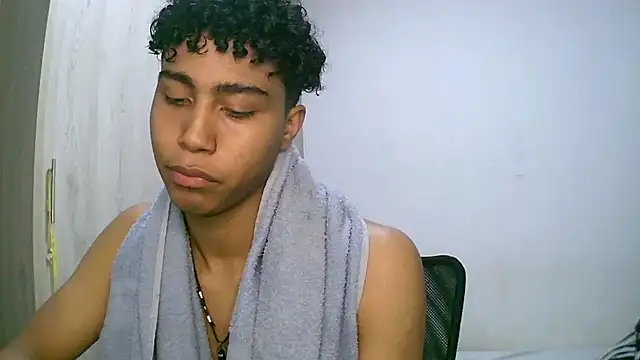 Snapshot of sexy_diamante_ chatting on November 5, 12:14 am sexy diamante online show from November 5, 12:14 am