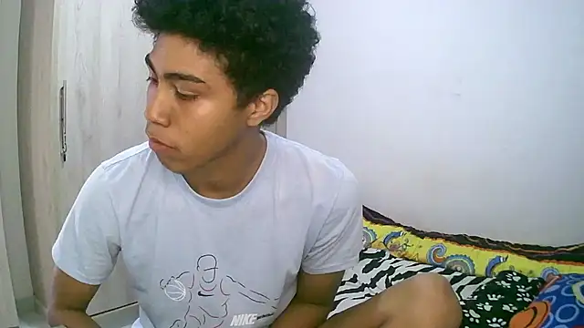 Snapshot of sexy_diamante_ chatting on October 26, 5:57 pm sexy diamante online show from October 26, 5:57 pm