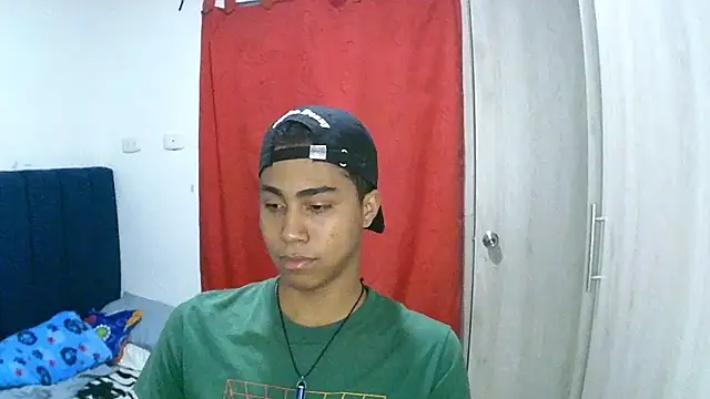 sexy diamante  online show from January 10, 11:33 pm