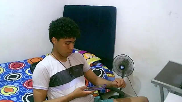 Snapshot of sexy_diamante_ chatting on September 18, 10:46 pm sexy diamante online show from September 18, 10:46 pm