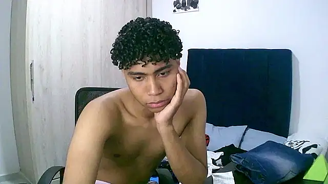 sexy diamante  online show from December 3, 2:45 am