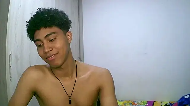 Snapshot of sexy_diamante_ chatting on November 6, 1:53 am sexy diamante online show from November 6, 1:53 am