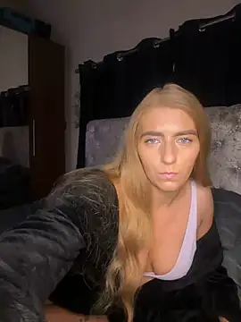 Snapshot of Summer_Paige chatting on January 25, 6:13 pm Summer Paige online show from January 25, 6:13 pm