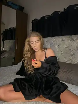 Snapshot of Summer_Paige chatting on January 10, 5:02 pm Summer Paige online show from January 10, 5:02 pm