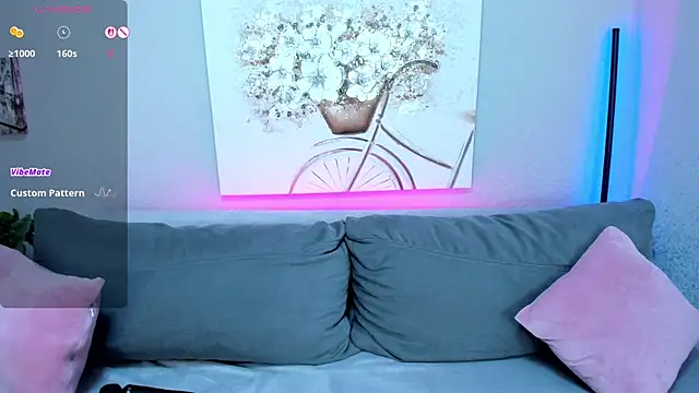 Snapshot of MelodyHudson chatting on November 18, 8:56 pm MelodyHudson online show from November 18, 8:56 pm