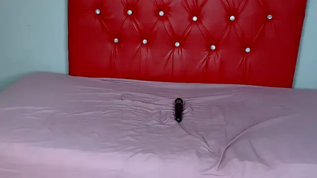 EbonyBentley online show from September 28, 6:37 pm
