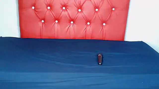 EbonyBentley online show from November 24, 6:13 am