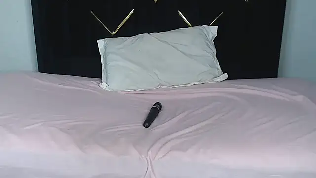 EbonyBentley online show from March 27, 6:33 am