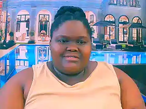 Snapshot of EbonyHotBuns chatting on December 14, 8:42 am EbonyHotBuns online show from December 14, 8:42 am