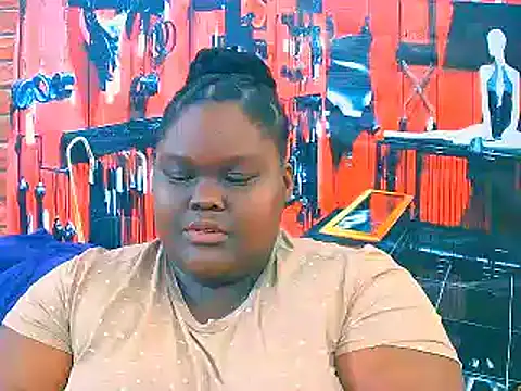 Snapshot of EbonyHotBuns chatting on November 6, 5:22 am EbonyHotBuns online show from November 6, 5:22 am