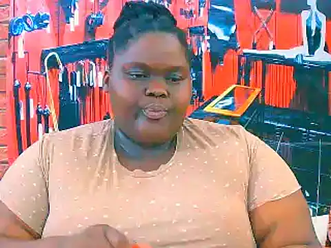 Snapshot of EbonyHotBuns chatting on November 18, 10:29 am EbonyHotBuns online show from November 18, 10:29 am