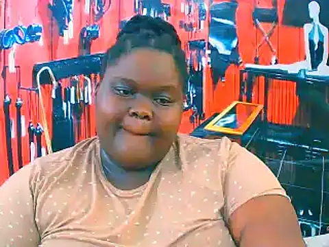 Snapshot of EbonyHotBuns chatting on November 13, 8:46 pm EbonyHotBuns online show from November 13, 8:46 pm